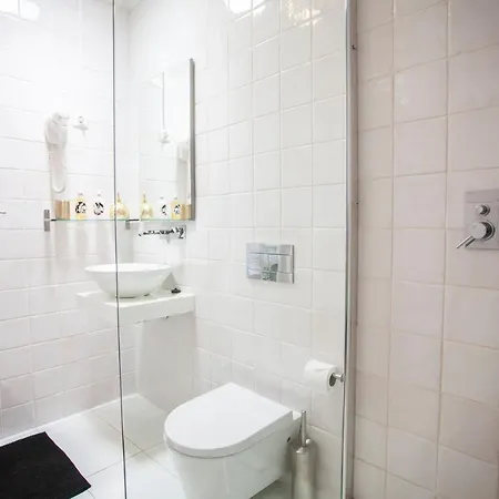 155 - Amália In Santos Lisboa