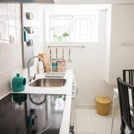 155 - Amália In Santos