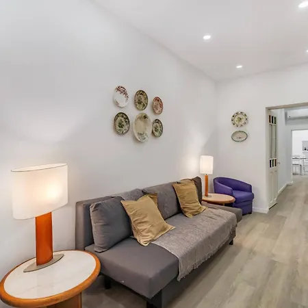 155 - Amalia In Santos * Lisboa