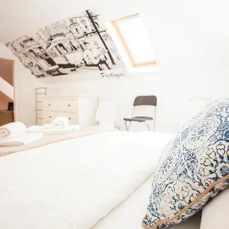 155 - Amalia In Santos Lisboa