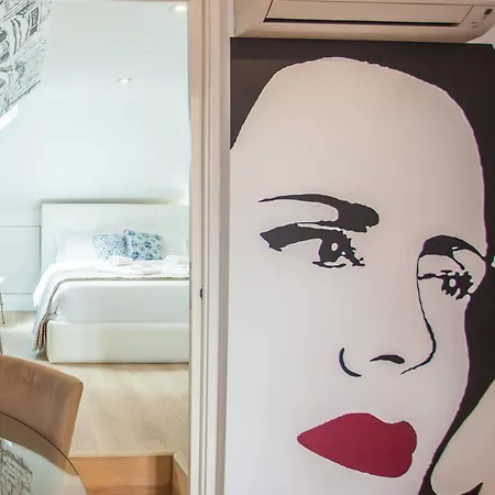 155 - Amalia In Santos * Lisboa